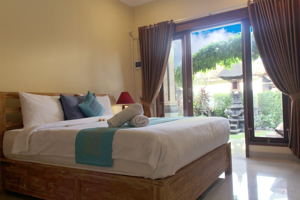 Фото CR Tris Rooms Seminyak