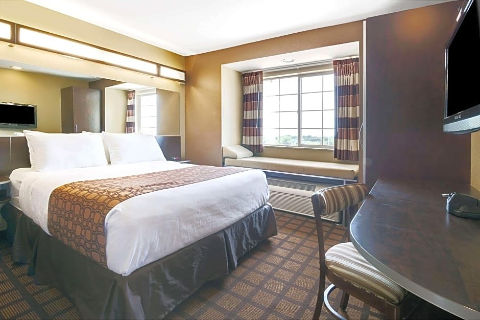 Фото Microtel Inn & Suites by Wyndham Austin Airport