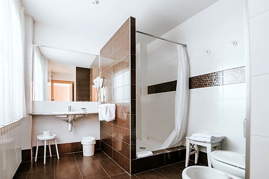 Фото Hotel Isasa