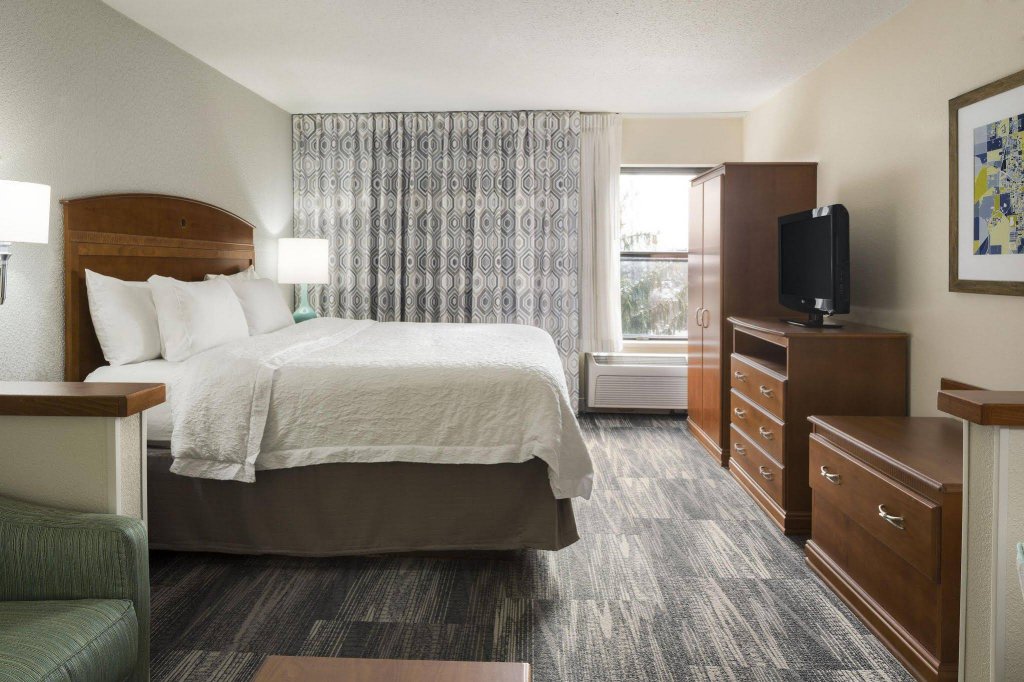 Фото Hampton Inn Findlay