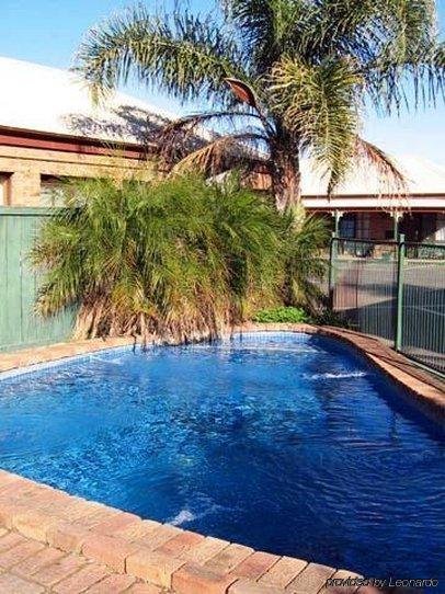 Фото The Settlement Historic Hotel