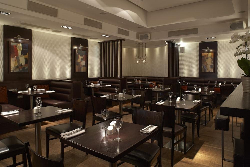 Фото Mandolay Hotel Guildford