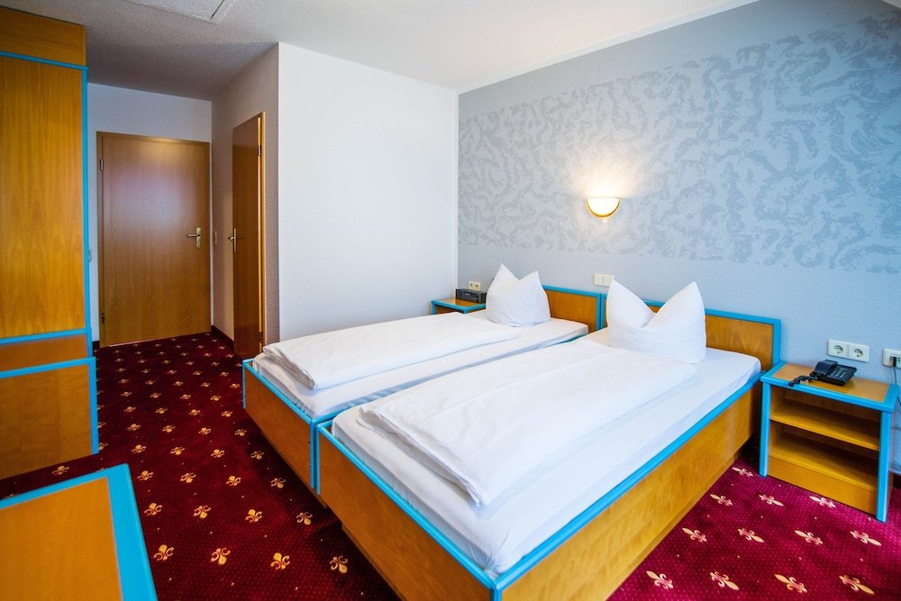 Фото Hotel Gasthof Zur Heinzebank
