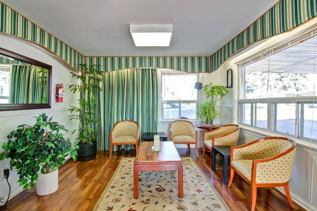 Фото Hotel Richmond Hill On North