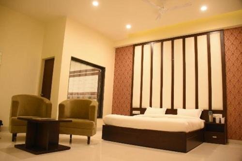 Фото Hotel Amrit Manthan