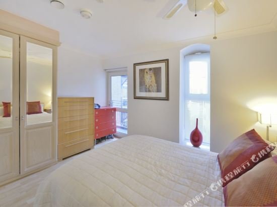 Фото 1 Bed Serviced Apartment near Blackfriars