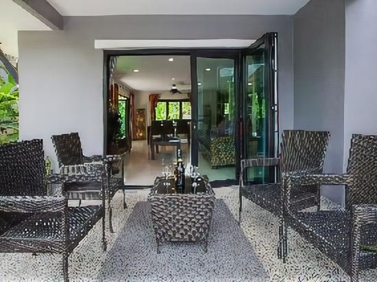 Фото Baan Santhiya Private Pool Villas