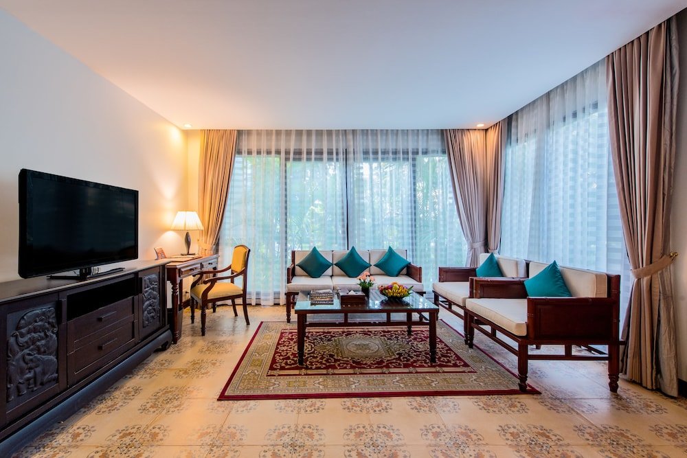 Фото Angkor Palace Suite & Villa