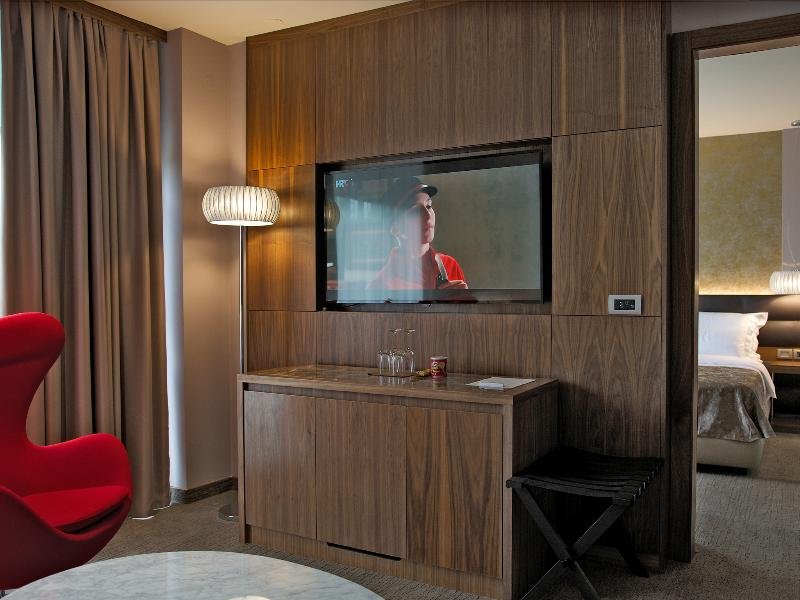 Фото Atlantida Boutique Hotel