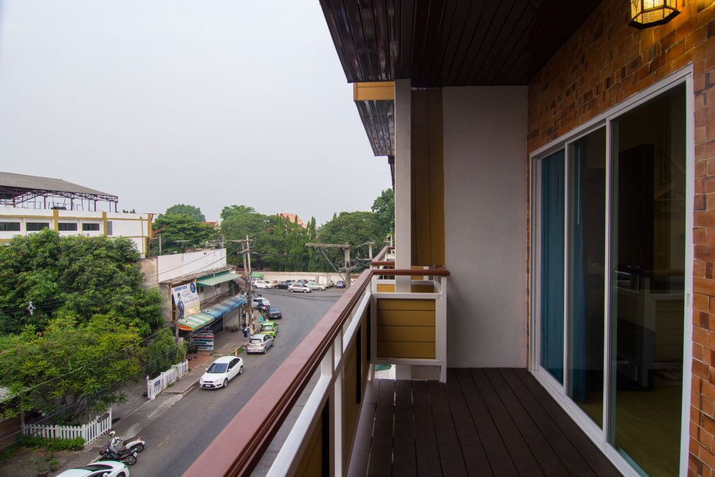 Фото Suan Dok Gate Guesthouse
