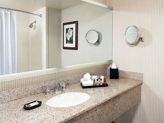 Фото Sheraton Ontario Airport Hotel