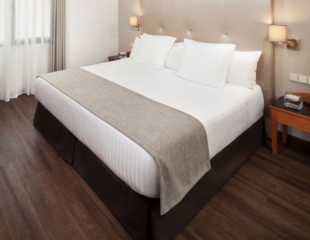 Фото Melia Granada Hotel