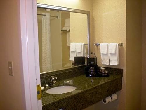 Фото Country Inn & Suites by Radisson, Hampton, Va