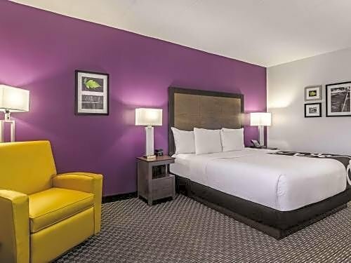 Гостиница La Quinta Inn & Suites by Wyndham Warwick Providence Airport в Штате Род-Айленд