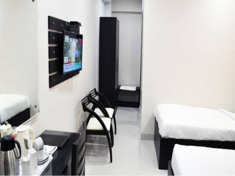 Фото Savera A Business Luxury Hotel