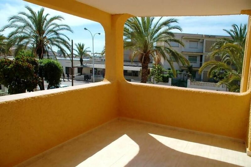 Жильё посуточно House With 2 Bedrooms in Puerto de Mazarrón, With Furnished Terrace an
