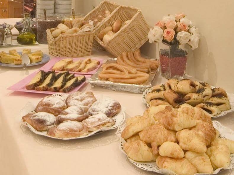 Фото Hotel Infanta Mercedes