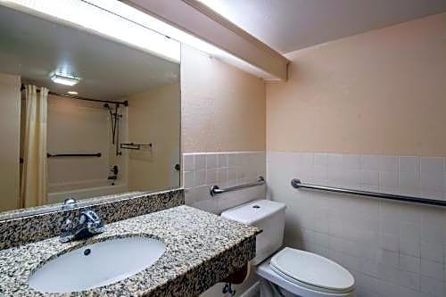 Фото Days Inn by Wyndham Killeen Fort Hood