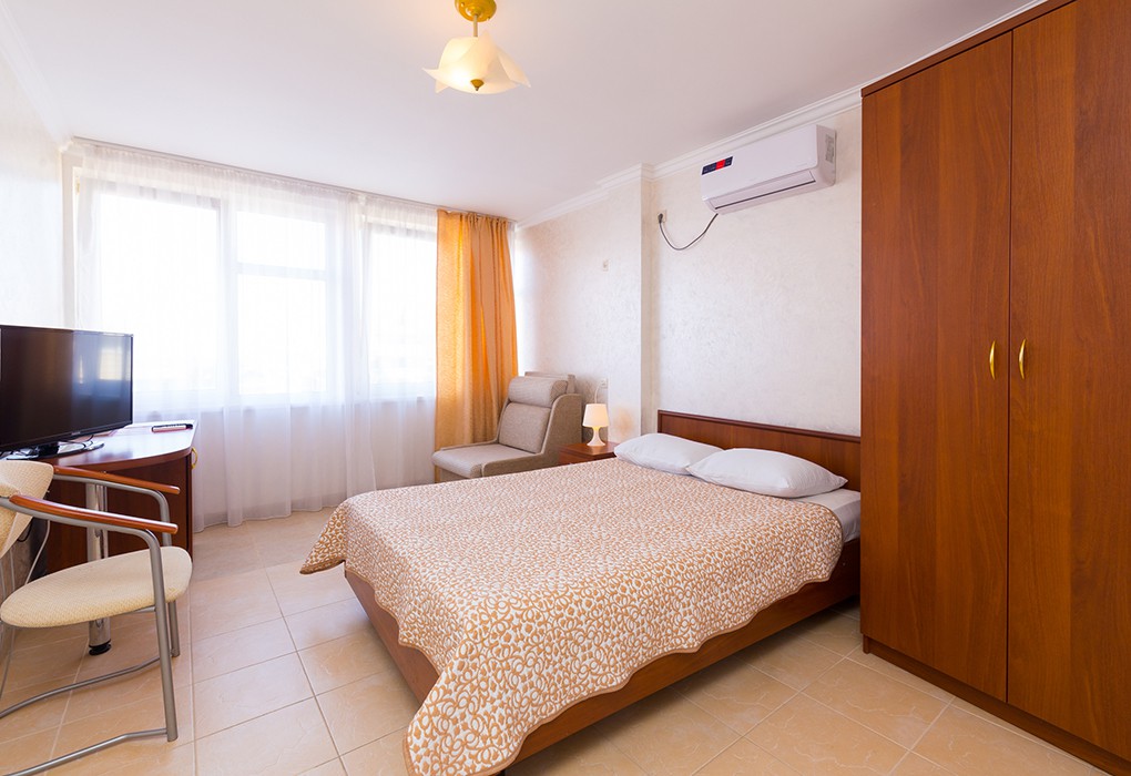 Фото Зелёный попугай