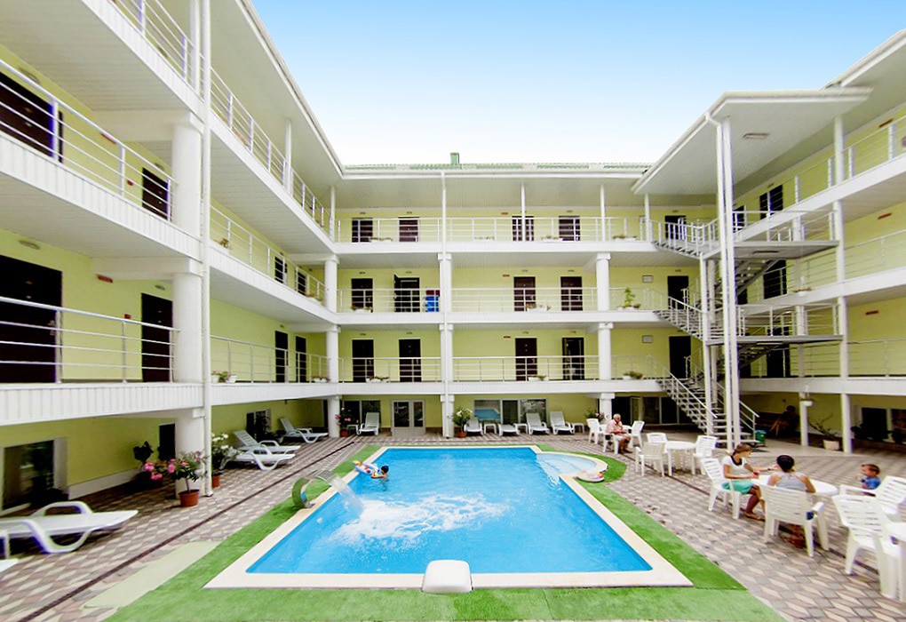 Фото отеля 1