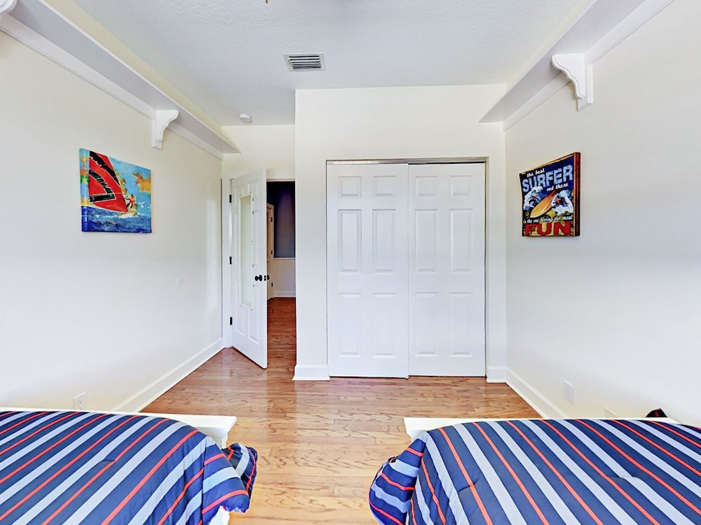 Фото 10 Ne 7th Street Home 3 Bedrooms 2.5 Bathrooms Home