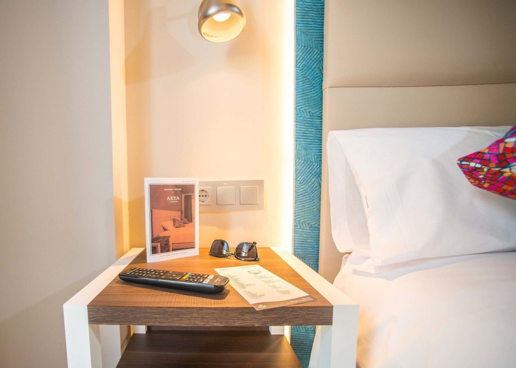 Фото Arya Stadium Hotel