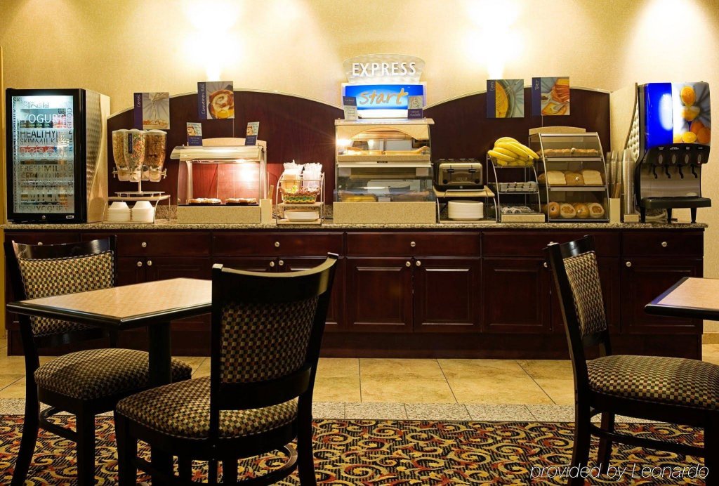 Фото Holiday Inn Express & Suites San Antonio Nw - Medical Area, an Ihg Hotel