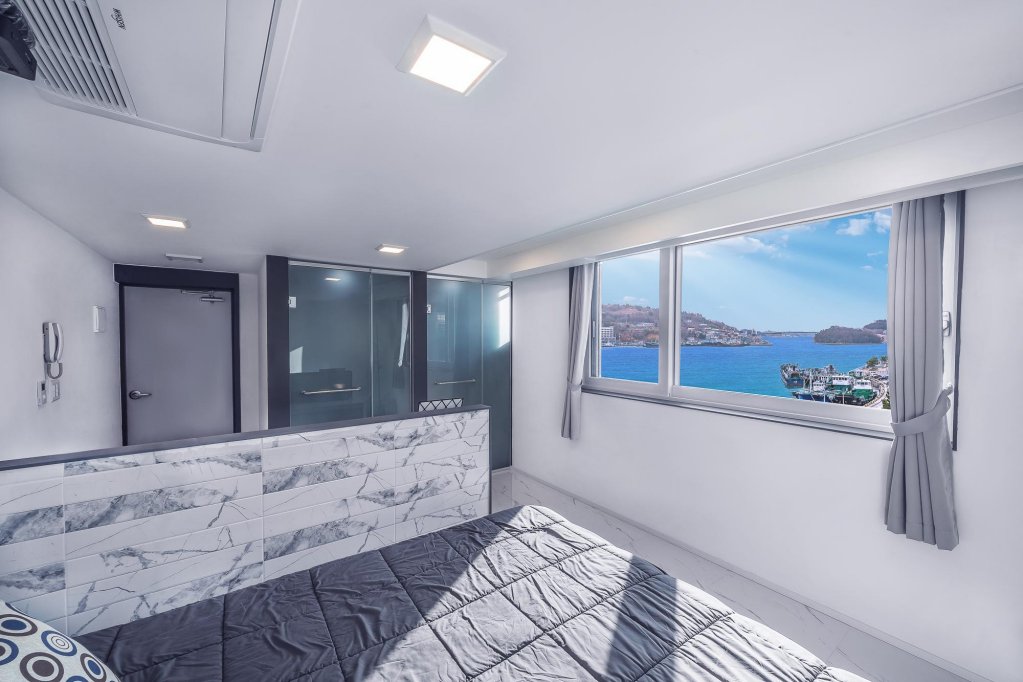 Фото Yeosu Nangmanstay Pension