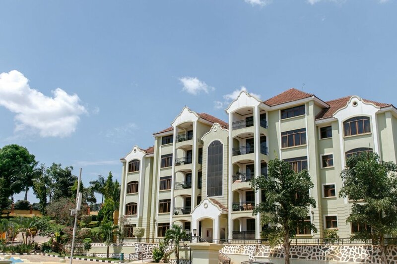 Гостиница Laburnam Courts в Кампале