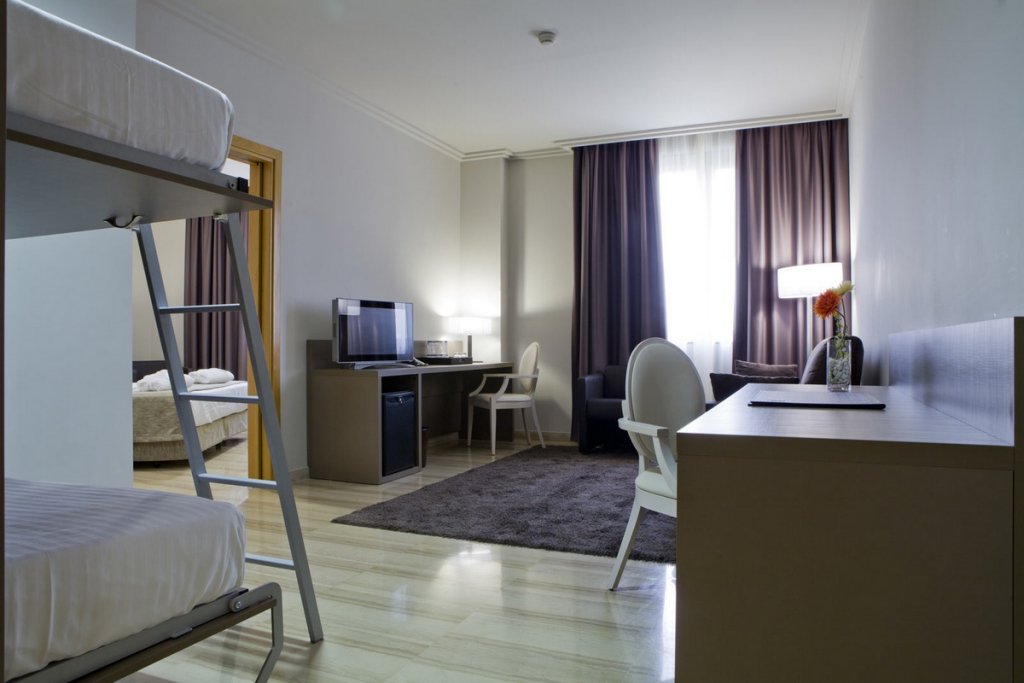 Фото Hotel Sb Ciutat Tarragona