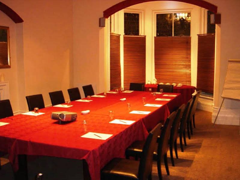 Фото Amblehurst Hotel