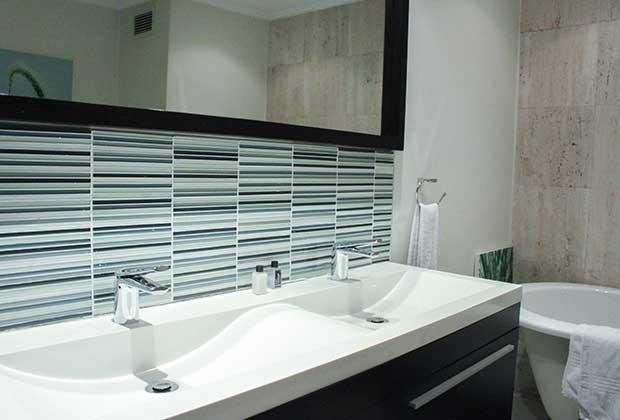 Фото The Nicol Hotel and Apartments