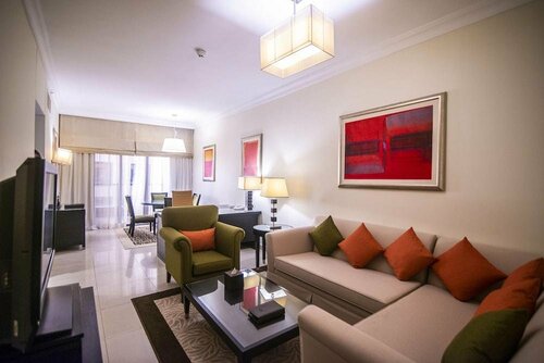 Гостиница Mercure Dubai Barsha Heights Hotel Suites And Apartments в Дубае