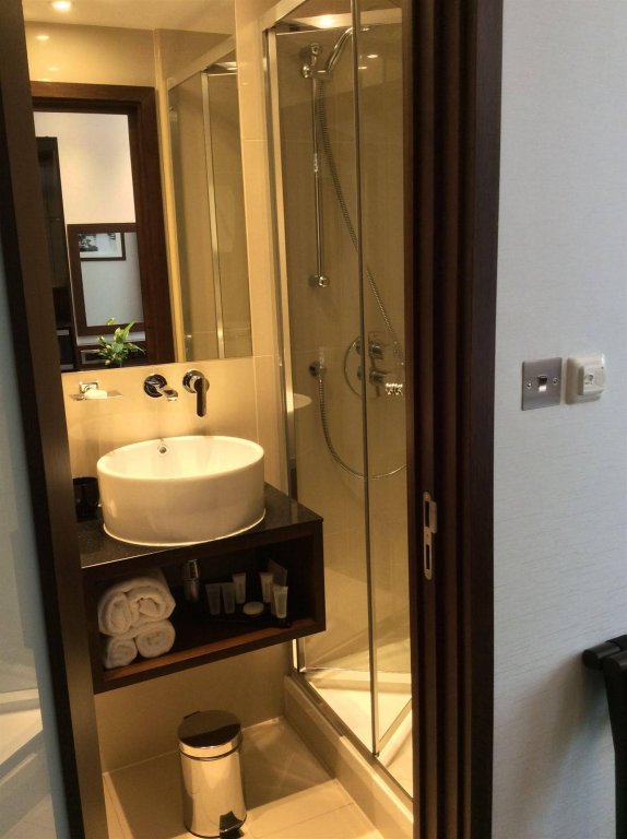 Фото Lancaster Hall Hotel