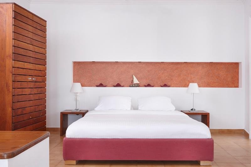 Фото Manos Small World