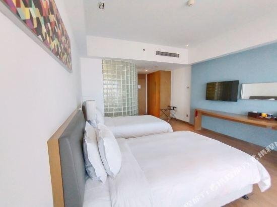 Фото Holiday Inn Express Haikou West Coast, an Ihg Hotel