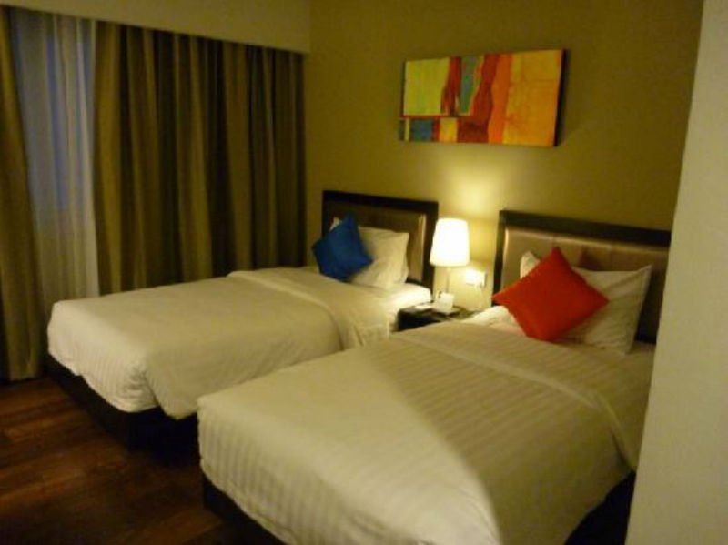 Фото The Brunei Hotel