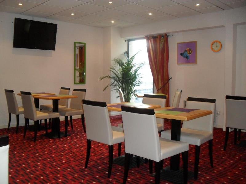 Фото Ibis Styles Le Mans Centre Gare