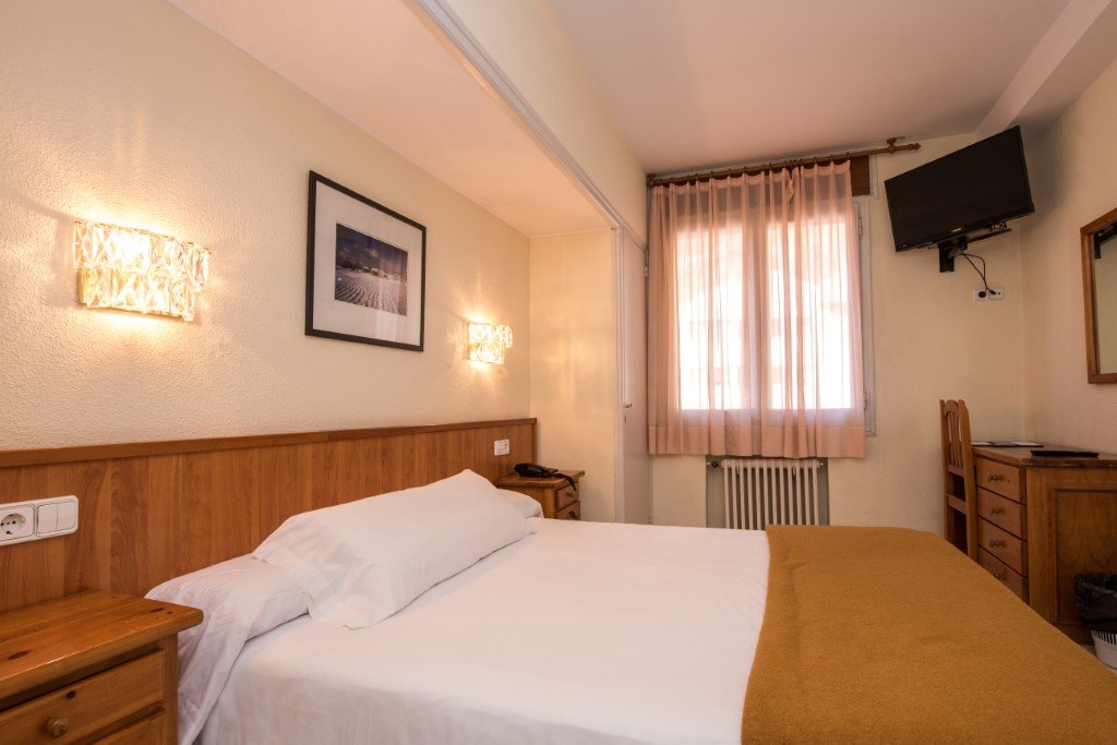 Фото Evenia Oros