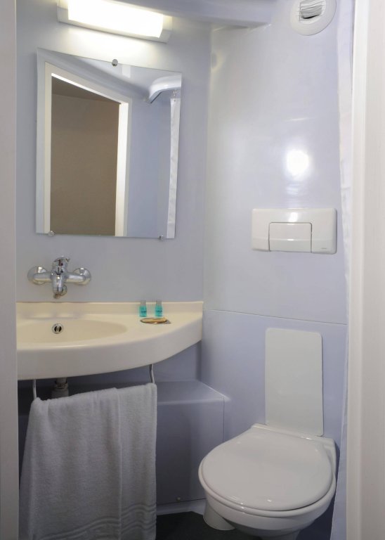 Фото Welcomotel Les Mureaux