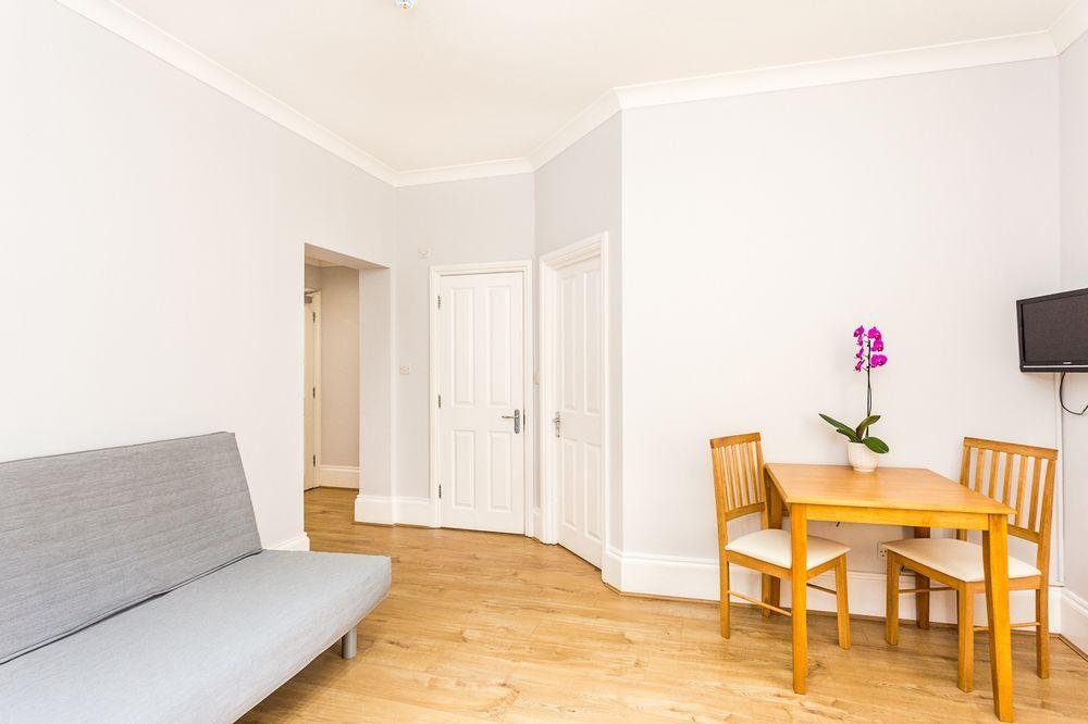 Фото Alexander Apartments