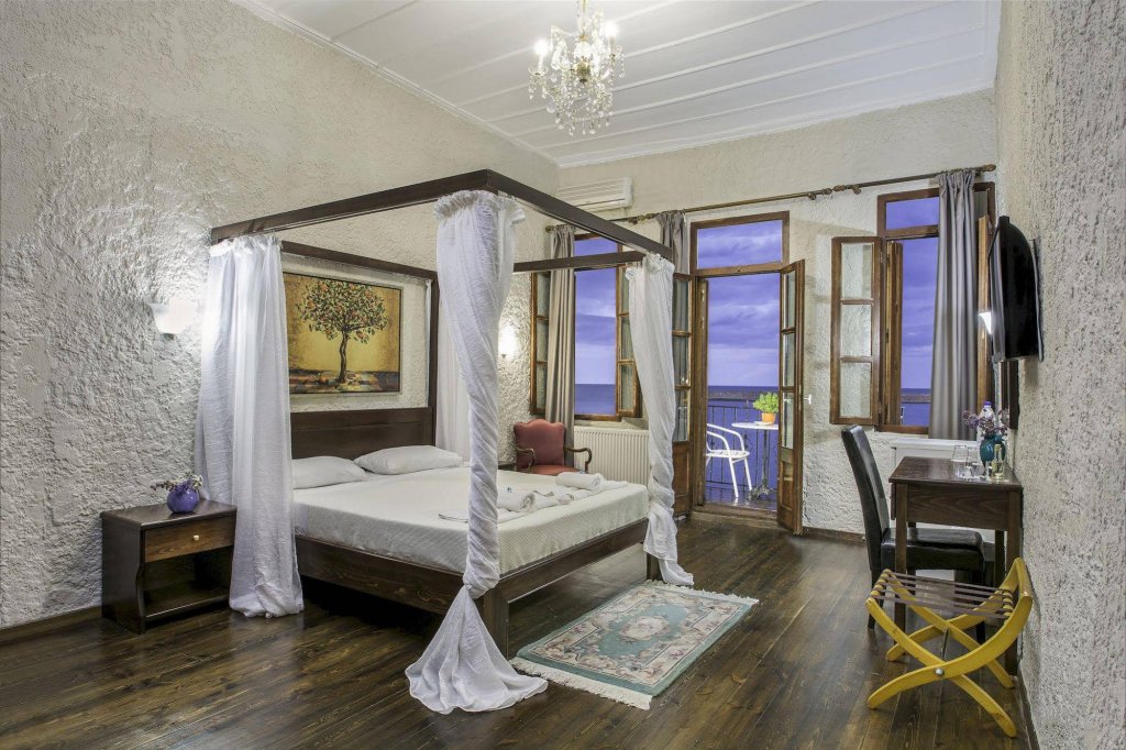 Фото Porto Antico Superior Apartments