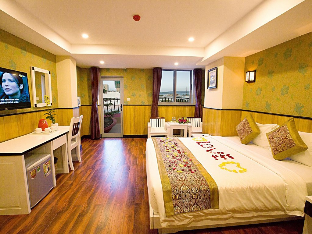 Фото Golden Rain 2