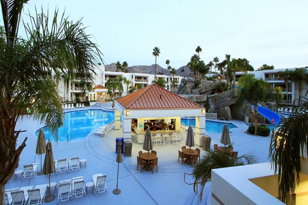 Фото Palm Canyon Resort