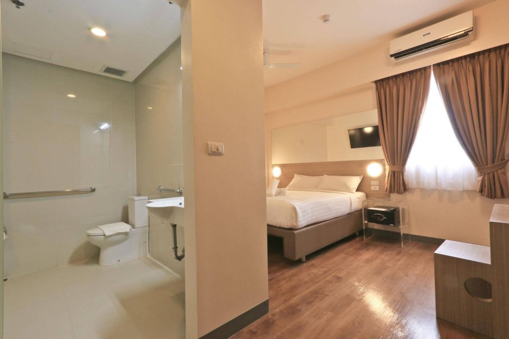 Фото Red Planet Makati Amorsolo