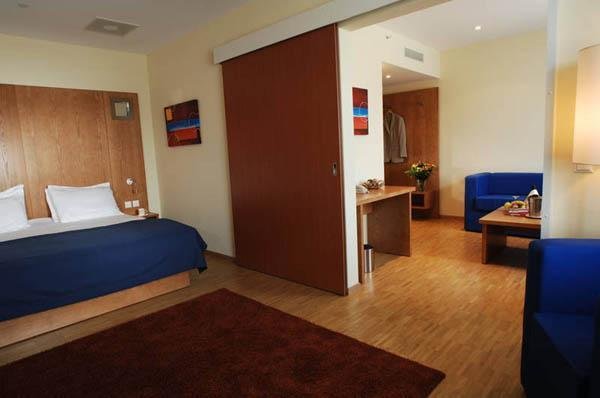 Фото Ramada Encore by Wyndham Geneva