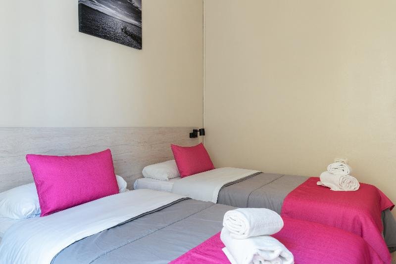 Фото Red Nest Hostel Valencia