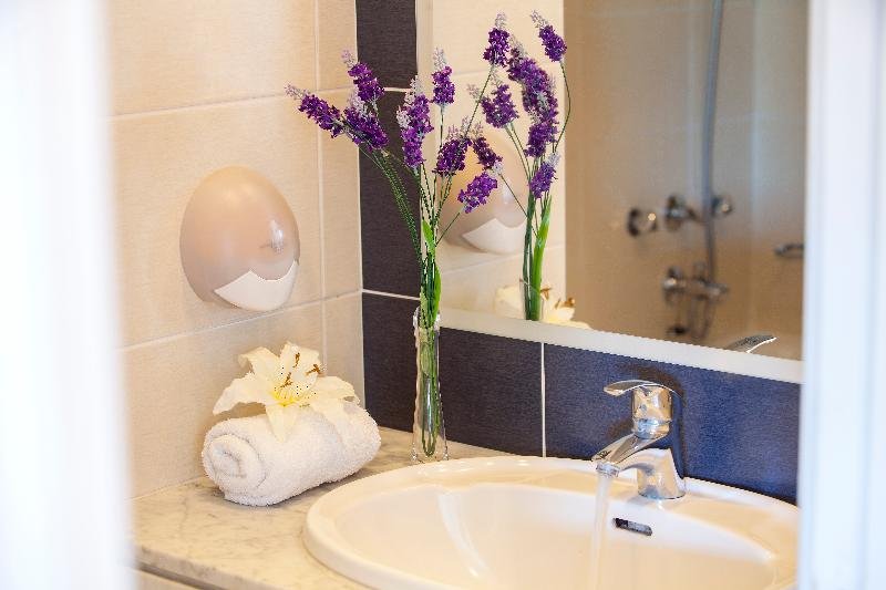 Фото Mayfair Gardens