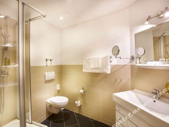 Фото Hotel Kiel by Golden Tulip