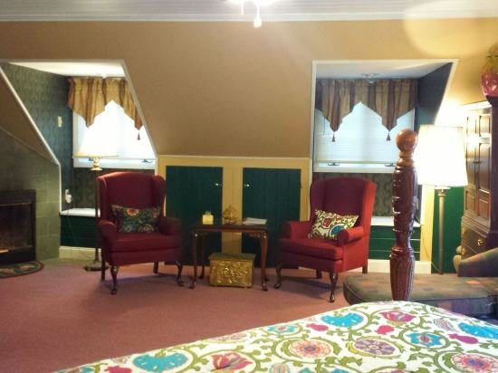 Фото The Cornell Inn, Lenox